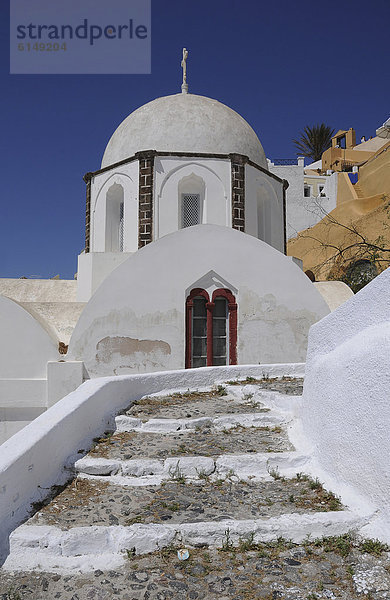 Kirche  weißer Kuppelbau  Oia  Santorin  Griechenland  Europa  ÖffentlicherGrund