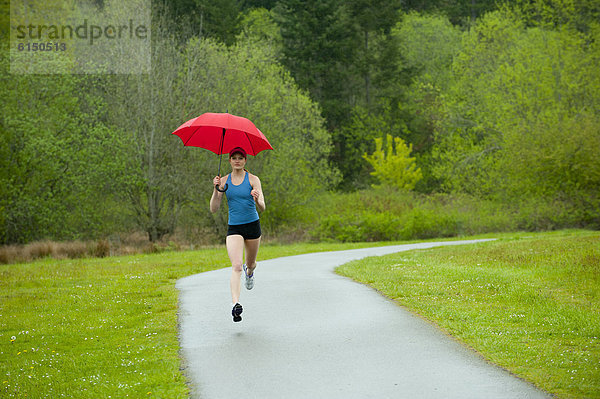 Regenschirm  Schirm  Fernverkehrsstraße  Training  mischen  Läufer  Mixed