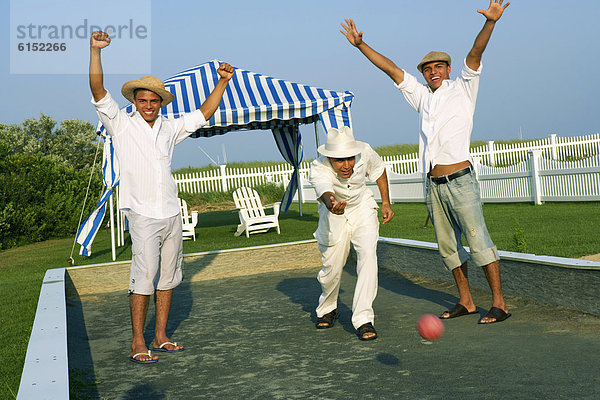 Mann  jubeln  Spiel  jung  spielen