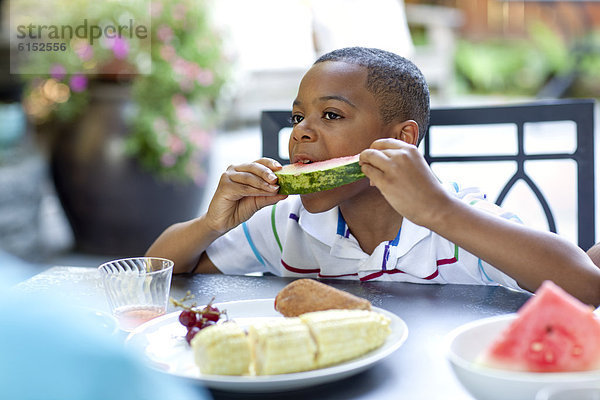 Junge - Person amerikanisch Wassermelone essen essend isst