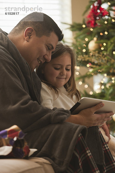 sehen  Menschlicher Vater  Morgen  Weihnachten  Tablet PC  Tochter