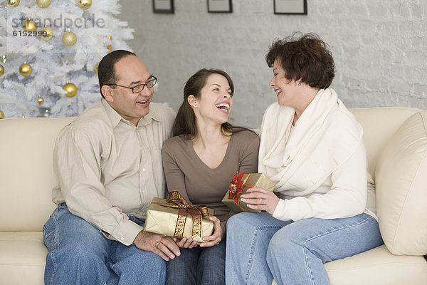 Geschenk Hispanier Weihnachten geben