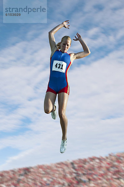 Europäer  Athlet  springen  lang  langes  langer  lange