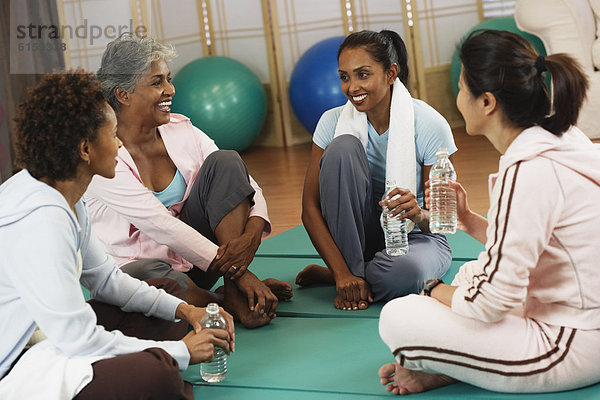 Frau  sprechen  Gesundheit  multikulturell  Verein