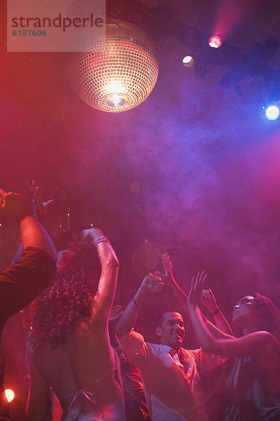 Mensch  Menschen  tanzen  Nachtklub  multikulturell