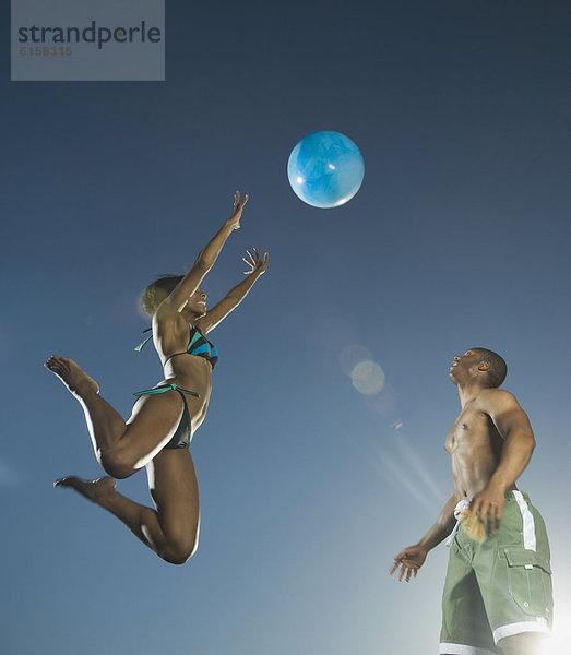 Strand  amerikanisch  Ball Spielzeug  spielen