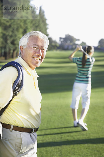 Senior  Senioren  Mann  Golfsport  Golf  Kurs