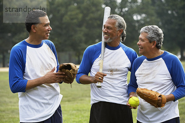 Mann Baseball multikulturell Fahrgestell