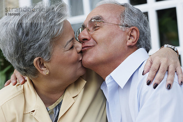 Senior  Senioren  küssen  Hispanier