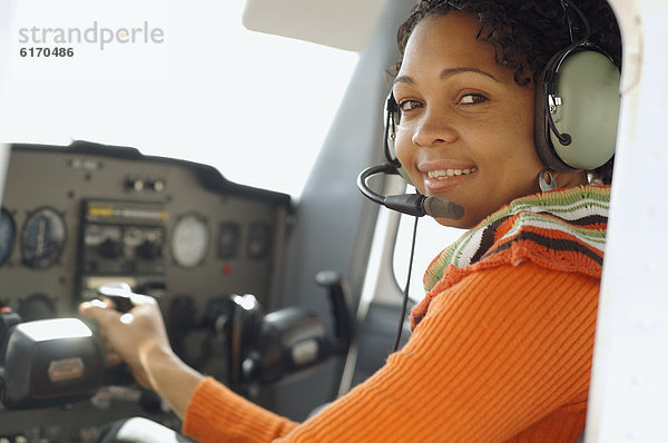 Flugzeug  Frau  Cockpit