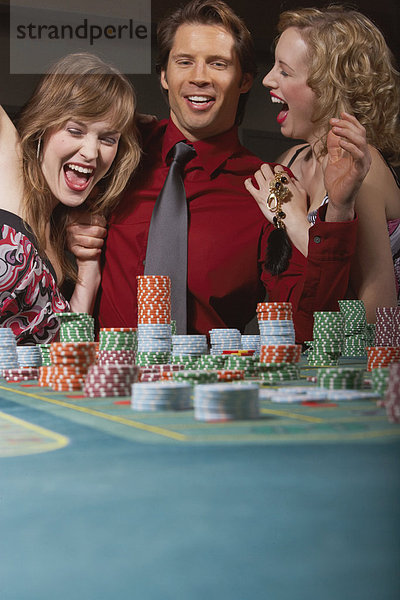 Mann  Glücksspiel  Casino