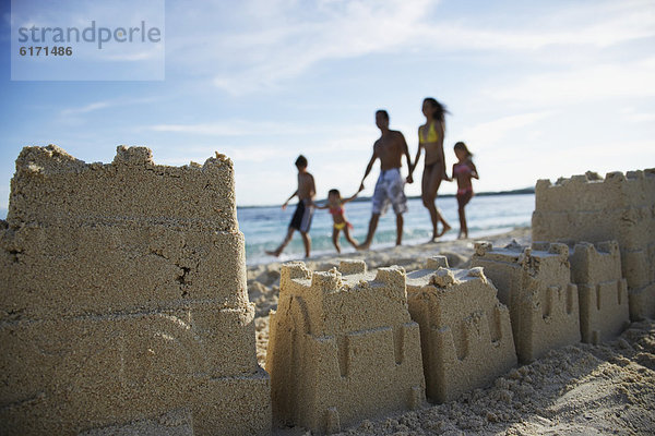 Palast  Schloß  Schlösser  Hispanier  Sand  Fokus auf den Vordergrund  Fokus auf dem Vordergrund