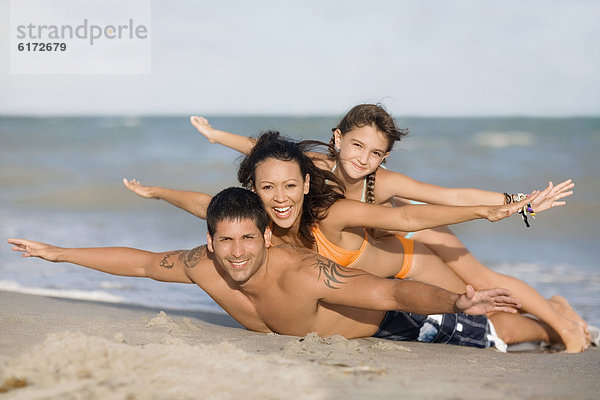 liegend  liegen  liegt  liegendes  liegender  liegende  daliegen  Strand  Hispanier