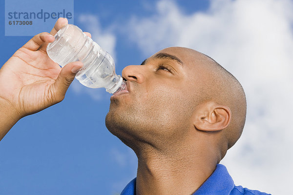 Wasser Mann trinken