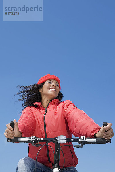 Frau  fahren  Hispanier  Fahrrad  Rad