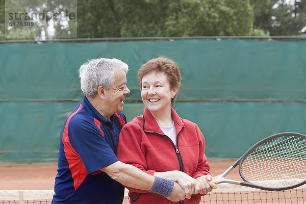 Senior  Senioren  Mann  unterrichten  Ehefrau  Hispanier  Spiel  Tennis