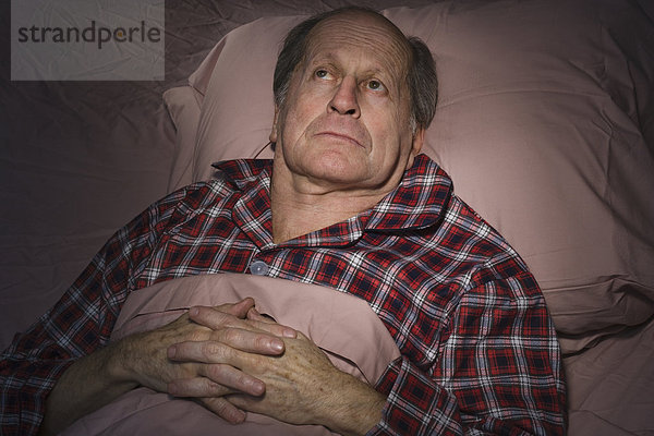 Senior  Senioren  Europäer  Mann  schlafen  Ärger