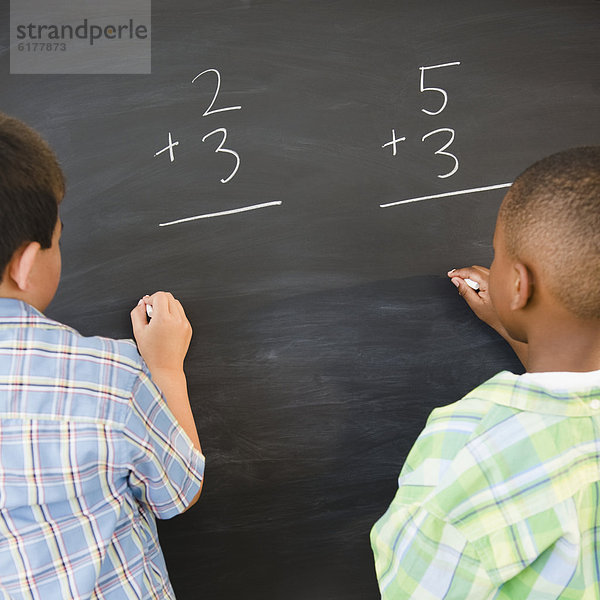 Problem  Junge - Person  Lösung  Mathematik  Schreibtafel  Tafel