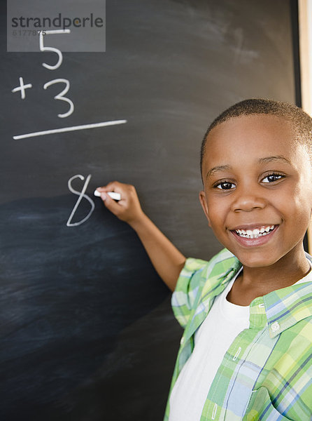 Problem  Junge - Person  schwarz  Lösung  Mathematik  Schreibtafel  Tafel