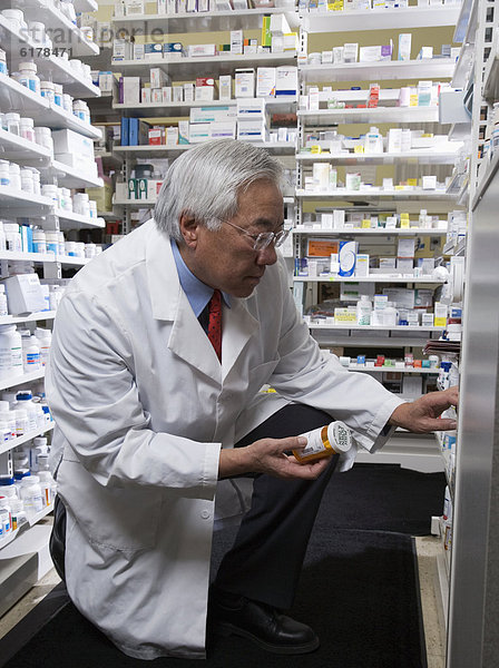 Senior  Senioren  sehen  Gesundheitspflege  Pharmazie