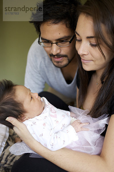 Neugeborenes  neugeboren  Neugeborene  sehen  Menschlicher Vater  Mutter - Mensch  Baby