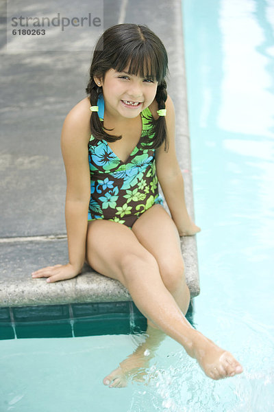 lächeln  Hispanier  schwimmen  Mädchen  dippen