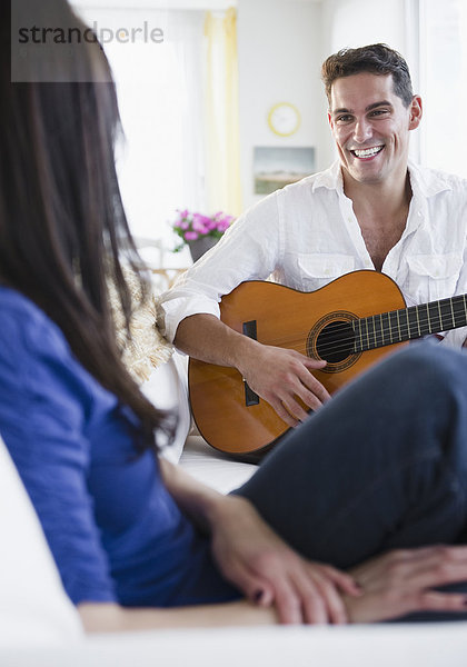 Mann  Ehefrau  mischen  Gitarre  Mixed  spielen