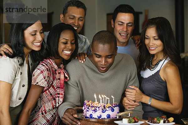 Mann Freundschaft Fest festlich Geburtstag multikulturell