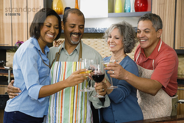 Freundschaft  Wein  multikulturell