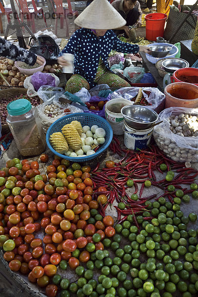 Frau  Gemüse  verkaufen  vietnamesisch