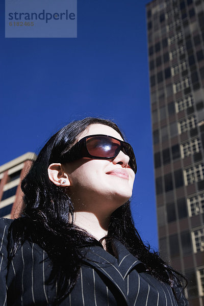 Geschäftsfrau  Hispanier  Kleidung  Sonnenbrille