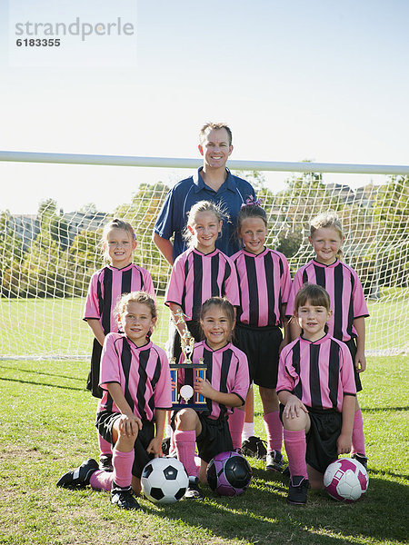 Pose Spiel Fußball Mädchen Pokal