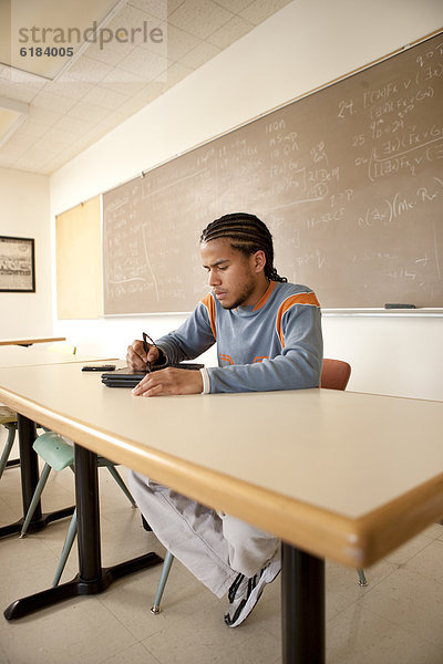 Notebook  lernen  Klassenzimmer  Student  Peru