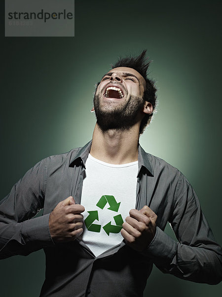Europäer  Mann  Symbol  Recycling  Hemd