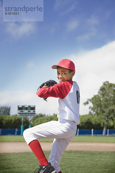 Junge - Person  Spiel  mischen  Baseball  Mixed