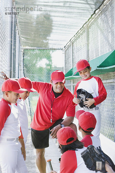 Junge - Person Baseball multikulturell