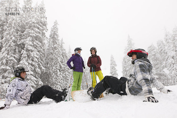 Snowboardfahrer  Fröhlichkeit  Ski  Schnee