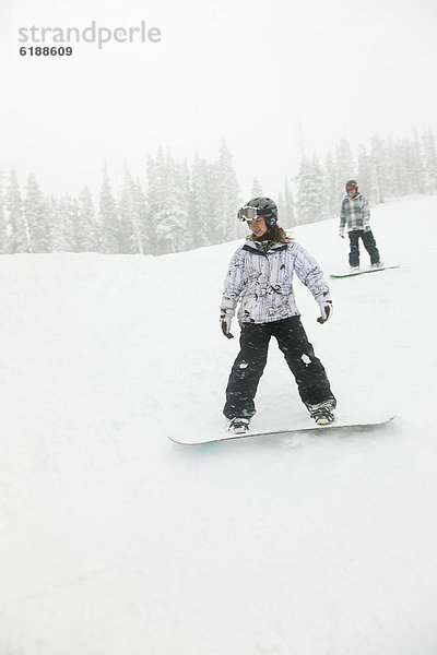 Snowboardfahrer  absteigen  Ski  Hang