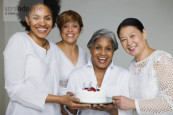 Frau Freundschaft Überraschung Geburtstag Kuchen