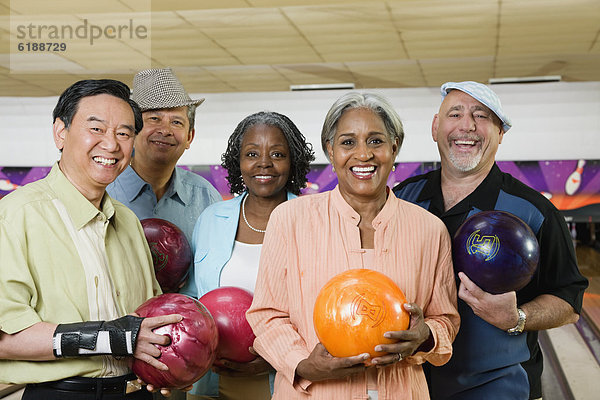 Freundschaft  halten  Gasse  Bowling