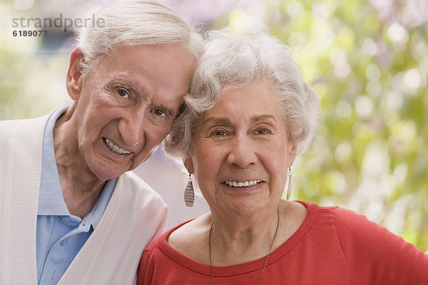 Senior  Senioren  lächeln  Chillipulver  Chilli