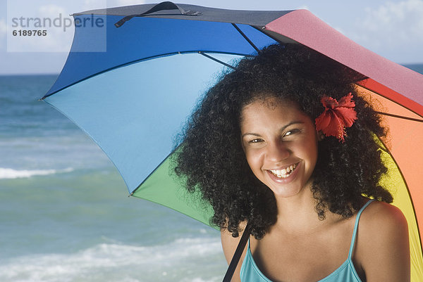 Frau  Strand  Regenschirm  Schirm  Sonnenschirm  Schirm