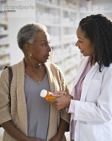 Frau  Gesundheitspflege  erklären  Pharmazie
