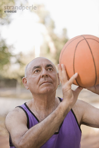 Senior Senioren Mann Basketball Chillipulver Chilli spielen