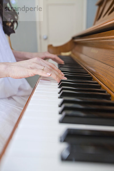 hoch  oben  nahe  Frau  Klavier  mischen  Mixed  spielen