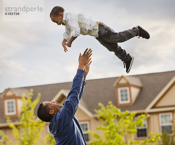 werfen  Menschlicher Vater  Sohn  Himmel