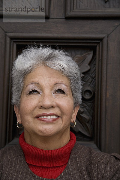 Senior  Senioren  Frau  lächeln  Hispanier