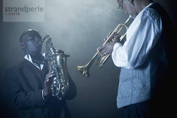 Bühne Theater  Bühnen  Musiker  Musikkapelle  Band  Kapelle  Jazz  spielen