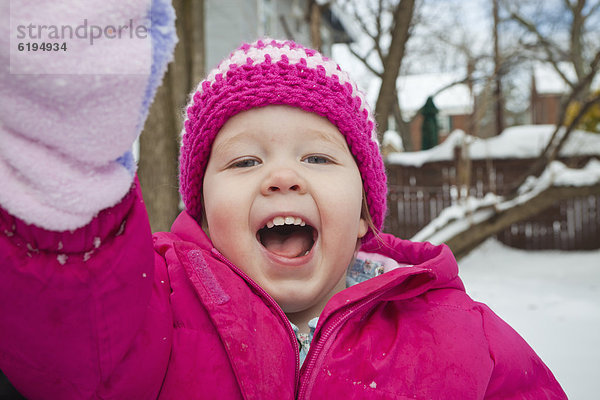 lächeln  Mädchen  spielen  Schnee