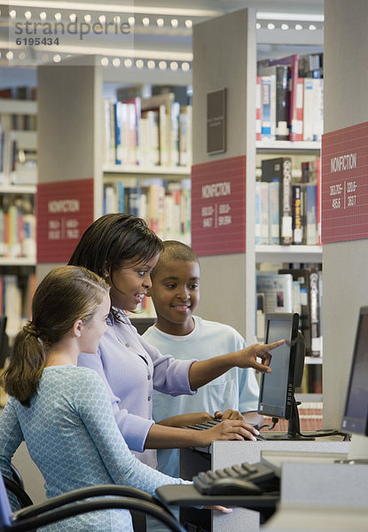 Lehrer  Bibliotheksgebäude  Student  Forschung